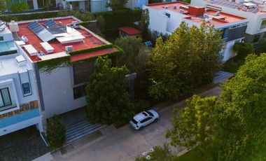 Preciosa casa en Venta en Puerta del Bosque zona Andares