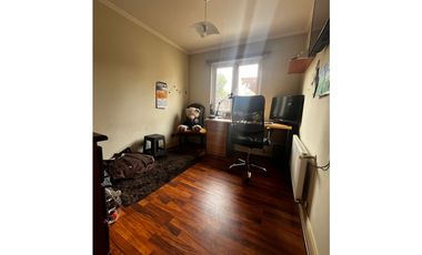 Piedra Roja/ 5 Dormitorios/ Las Flores  (VE)