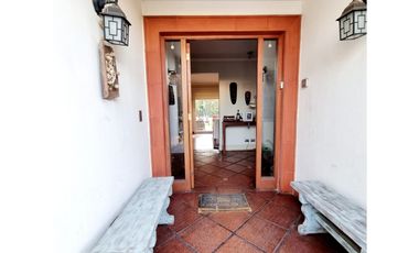 Piedra Roja/ 5 Dormitorios/ Las Flores  (VE)