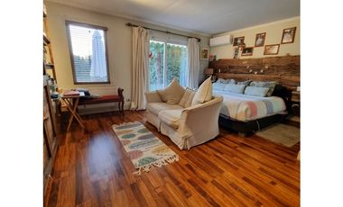 Piedra Roja/ 5 Dormitorios/ Las Flores  (VE)