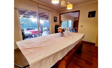 Piedra Roja/ 5 Dormitorios/ Las Flores  (VE)