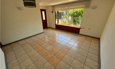 SE VENDE CASA  CON TERRENO 480 M2 EN AV. PRINCIPAL PLACILLA  VALPO