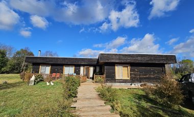 EN VENTA CASA 211M2 VILLARRICA