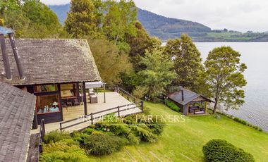 Gran Casa orilla de Lago Riñihue