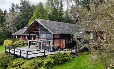 Gran Casa orilla de Lago Riñihue