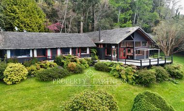 Gran Casa orilla de Lago Riñihue