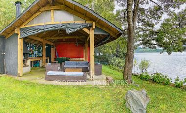 Gran Casa orilla de Lago Riñihue
