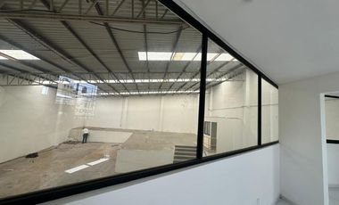 BODEGA EN VENTA TOLUCA 385 M