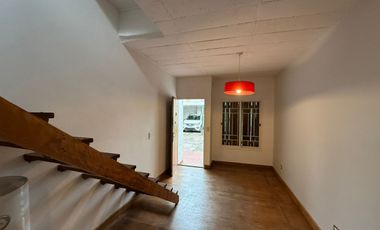 Casa  en Alquiler Ramos Mejia / La Matanza (A108 8168)