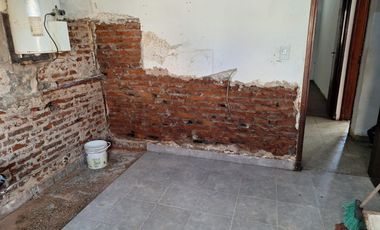 Casa en venta - 2 Dormitorios 1 Baño - José Marmol