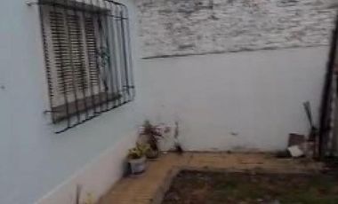 Casa en venta - 2 Dormitorios 1 Baño - José Marmol