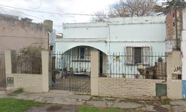 Casa en venta - 2 Dormitorios 1 Baño - José Marmol