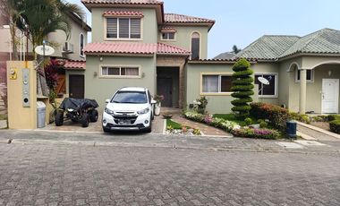 Casa amoblada en alquiler en vía a la costa, urbanización Portal al Sol  GabR