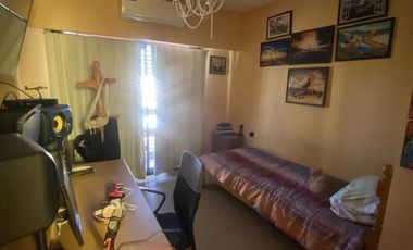 Casa en venta - 6 Dormitorios 4 Baños - Lomas de Zamora