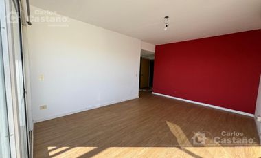 Moderno depto.2 amb. Amplios balcones c/ Vista.Cochera fija 2 autos. Edificio c/piscina, sum y seguridad, sobre Av. Maipú.