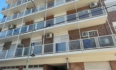 Florida - amplio y Luminoso Departamento de 3 amb con Balcones!