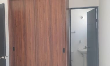 Se Renta Casa en el Fortín en Coto y con Recamara en Planta Baja.