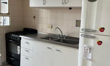 Excelente departamento de 3 ambientes con cochera en Vicente  López