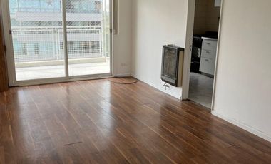 Excelente departamento de 3 ambientes con cochera en Vicente  López