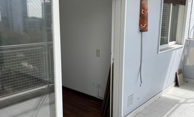Excelente departamento de 3 ambientes con cochera en Vicente  López