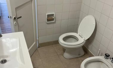 Excelente departamento de 3 ambientes con cochera en Vicente  López