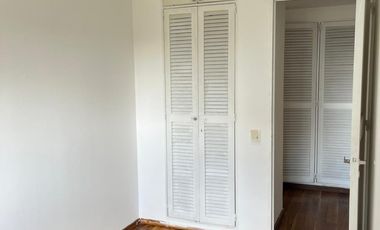 Excelente departamento de 3 ambientes con cochera en Vicente  López