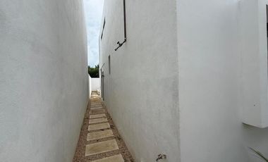 Venta de Casa Nueva 2 pisos de 3 Habitaciones en Conkal