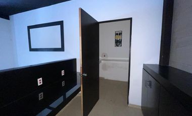 EDIFICIO CON OFICINAS Y BODEGA EN RENTA EN LA PENCIL