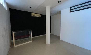 EDIFICIO CON OFICINAS Y BODEGA EN RENTA EN LA PENCIL