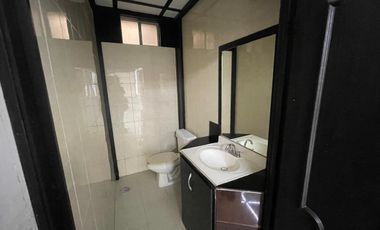 EDIFICIO CON OFICINAS Y BODEGA EN RENTA EN LA PENCIL