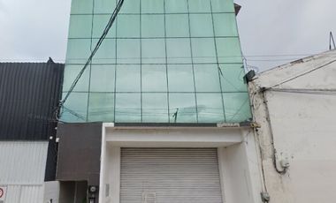 EDIFICIO CON OFICINAS Y BODEGA EN RENTA EN LA PENCIL