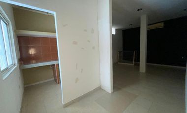 EDIFICIO CON OFICINAS Y BODEGA EN RENTA EN LA PENCIL