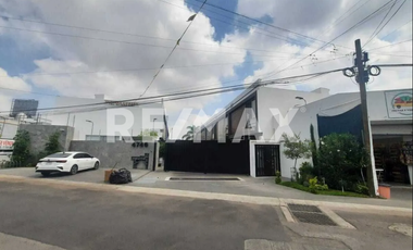 CASA EN RENTA DENTRO DE COTO MAGMA, COLLI URBANO