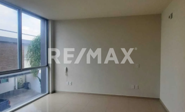 CASA EN RENTA DENTRO DE COTO MAGMA, COLLI URBANO