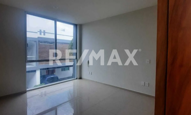 CASA EN RENTA DENTRO DE COTO MAGMA, COLLI URBANO