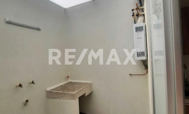 CASA EN RENTA DENTRO DE COTO MAGMA, COLLI URBANO