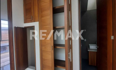 CASA EN RENTA DENTRO DE COTO MAGMA, COLLI URBANO