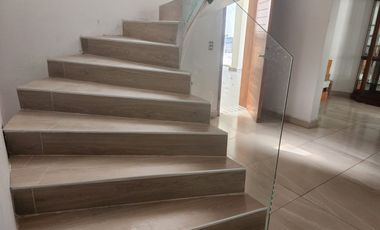 Casa en renta en colinas de san Javier