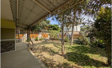 En venta casa rustica de 2 habitaciones sector Villamarina.