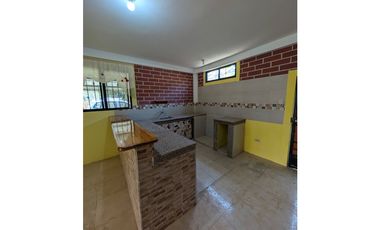 En venta casa rustica de 2 habitaciones sector Villamarina.