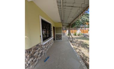 En venta casa rustica de 2 habitaciones sector Villamarina.