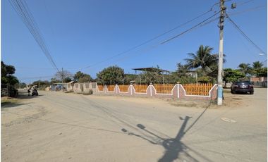 En venta casa rustica de 2 habitaciones sector Villamarina.