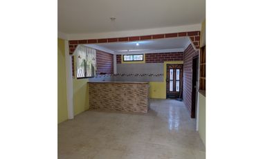 En venta casa rustica de 2 habitaciones sector Villamarina.