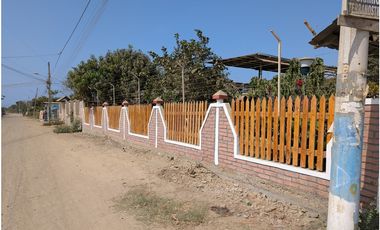 En venta casa rustica de 2 habitaciones sector Villamarina.