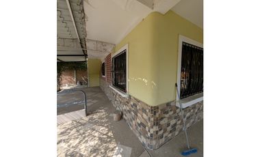 En venta casa rustica de 2 habitaciones sector Villamarina.