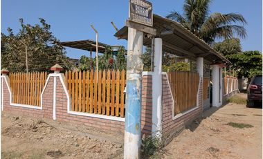 En venta casa rustica de 2 habitaciones sector Villamarina.