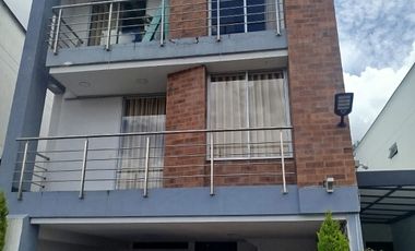 Casa De 3 Niveles En Venta En El Retiro (Sector Puro Cuero). (Condominio De 22 Casas).