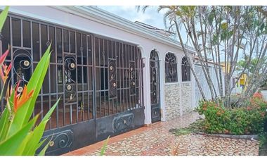 EL CRISOL / VILLAS DE CERRO LINDO / 210M / 2 NIVELES / 3 HABITACION JC