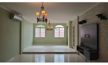 EL CRISOL / VILLAS DE CERRO LINDO / 210M / 2 NIVELES / 3 HABITACION JC