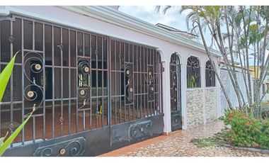 EL CRISOL / VILLAS DE CERRO LINDO / 210M / 2 NIVELES / 3 HABITACION JC